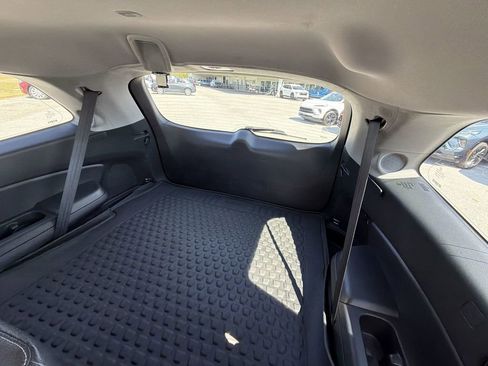 Used 2016 Honda Pilot Touring image 32