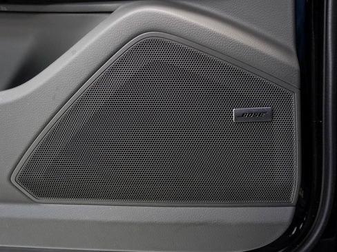 Used 2023 Porsche Cayenne Platinum Edition image 40