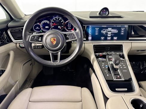 Used 2018 Porsche Panamera 4S image 31