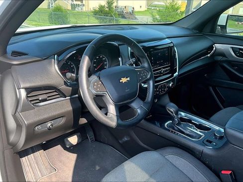 Used 2023 Chevrolet Traverse LT FWD image 4