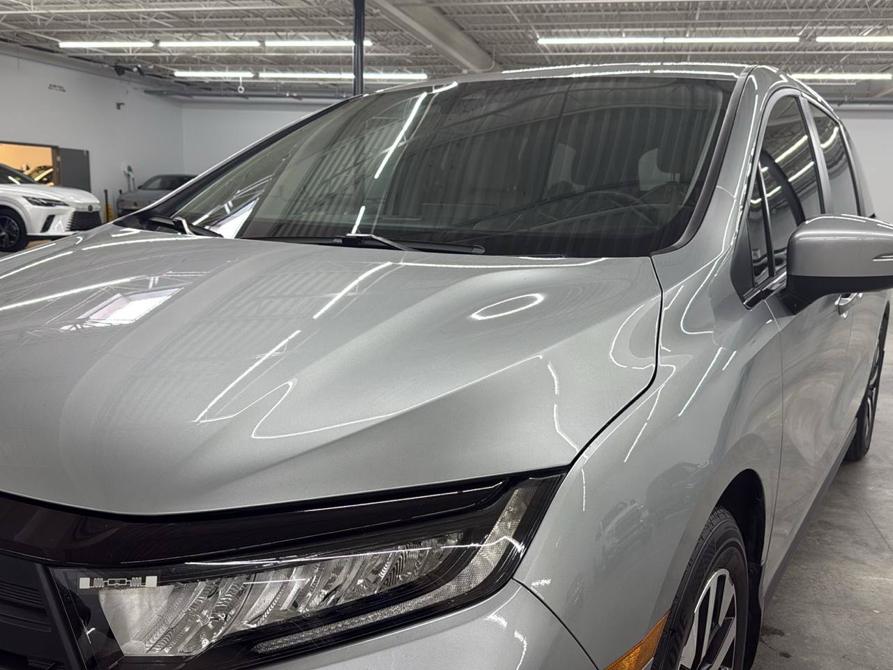 Used 2025 Honda Odyssey EX-L image 2