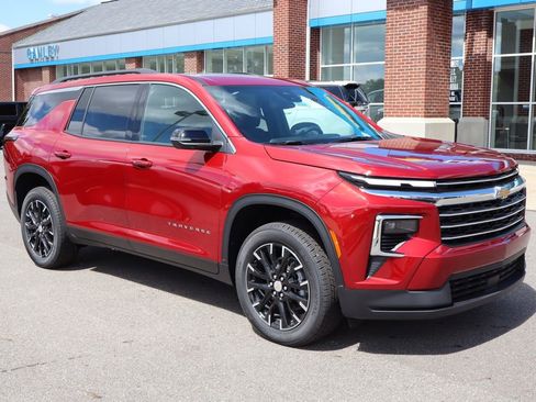 New 2025 Chevrolet Traverse LT w/ Sun and Wheel Package image 3