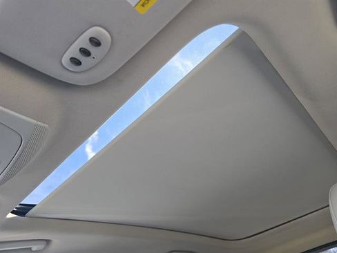 Used 2020 Ford Edge Titanium image 25