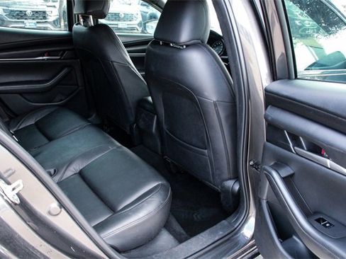 Used 2021 MAZDA MAZDA3 s image 32