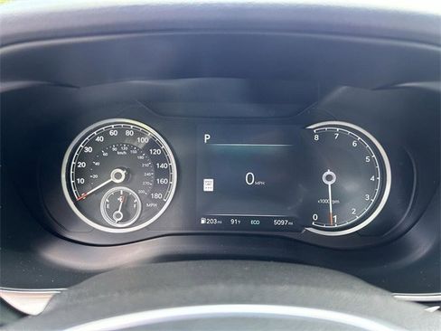 Used 2025 Genesis G70 2.5T image 29