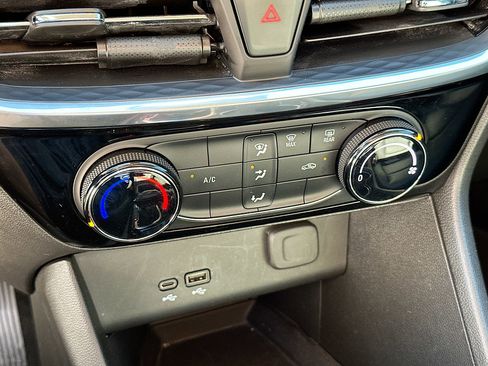 Used 2024 Buick Encore GX Sport Touring image 23