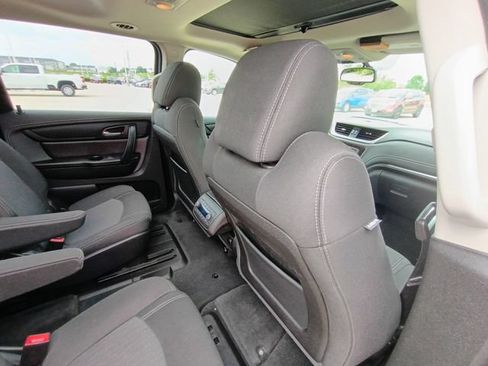 Used 2017 Chevrolet Traverse LT FWD image 15