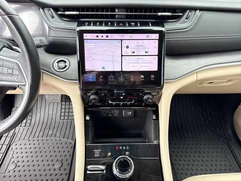 Used 2022 Jeep Grand Cherokee L Limited image 36