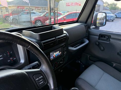 Used 2005 Jeep Wrangler Unlimited AWD/4WD image 23
