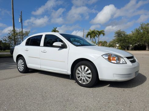 Used 2010 Chevrolet Cobalt LT image 2