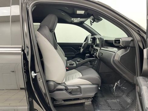 Used 2025 Toyota Tacoma TRD Sport AWD/4WD image 15