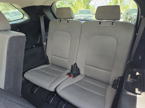 Used 2017 Hyundai Santa Fe SE image 10