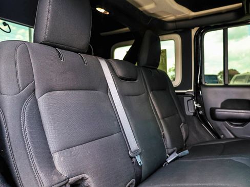 Used 2021 Jeep Wrangler Unlimited Sport w/ Technology Group AWD/4WD image 9