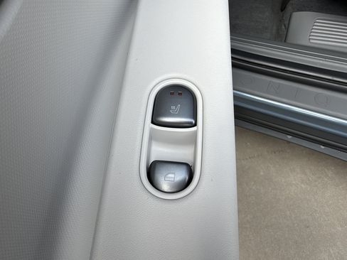 Used 2025 Hyundai Ioniq 5 SEL RWD image 35