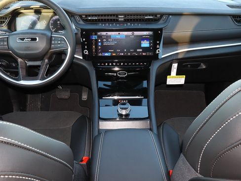 New 2026 Jeep Grand Cherokee Altitude RWD image 16