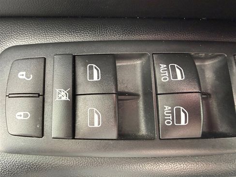 Used 2017 Jeep Grand Cherokee Laredo image 30