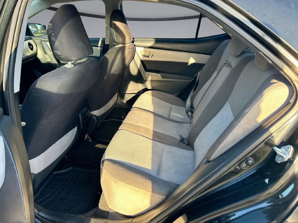 Used 2018 Toyota Corolla LE FWD image 27