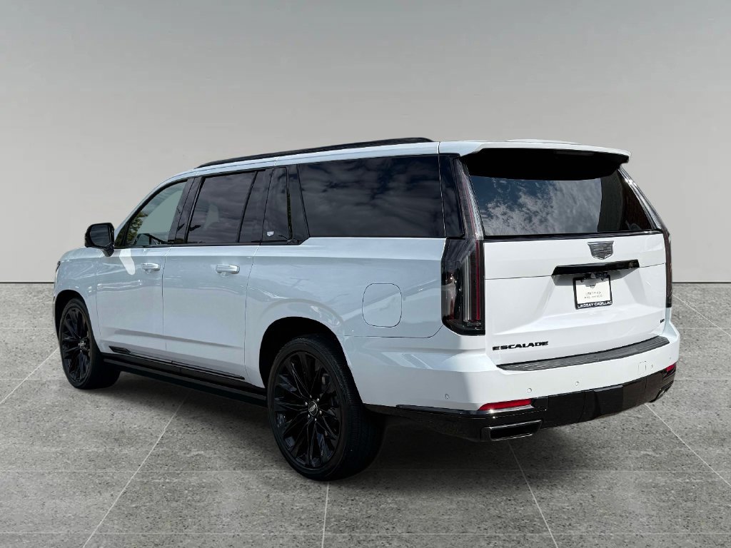 Used 2026 Cadillac Escalade ESV Platinum Sport w/ LPO, ONYX Package AWD/4WD image 12