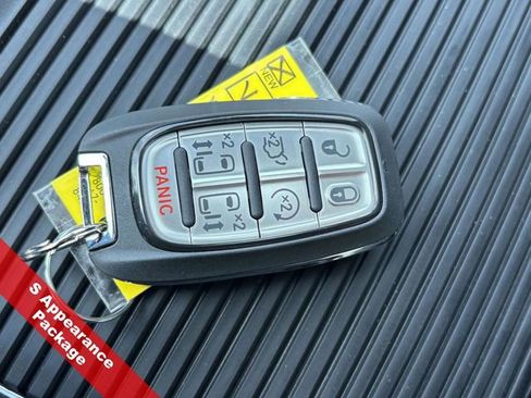 New 2026 Chrysler Pacifica Limited w/ S Appearance Package image 24