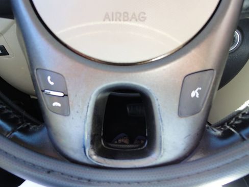 Used 2013 Kia Soul ! w/ Premium Pkg image 25