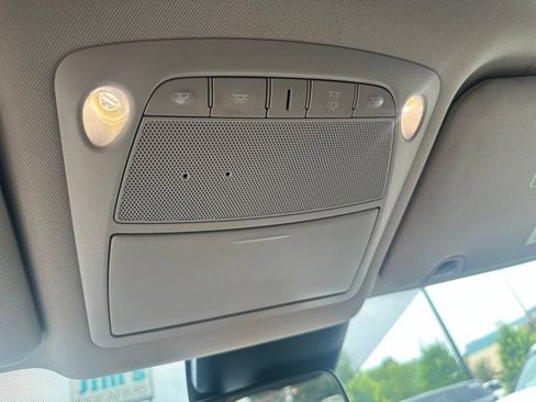 Used 2020 Nissan Rogue SV FWD image 23