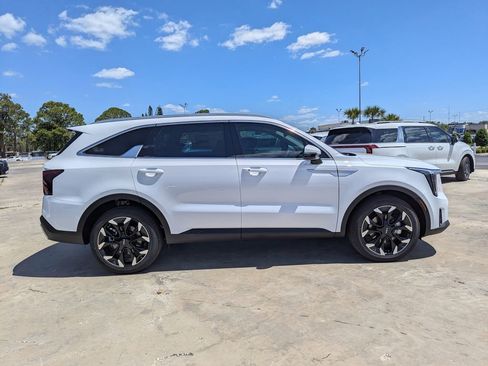 New 2026 Kia Sorento EX FWD image 9