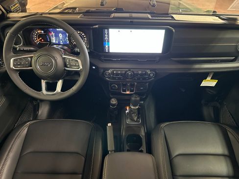 New 2026 Jeep Wrangler Unlimited Sahara AWD/4WD image 12