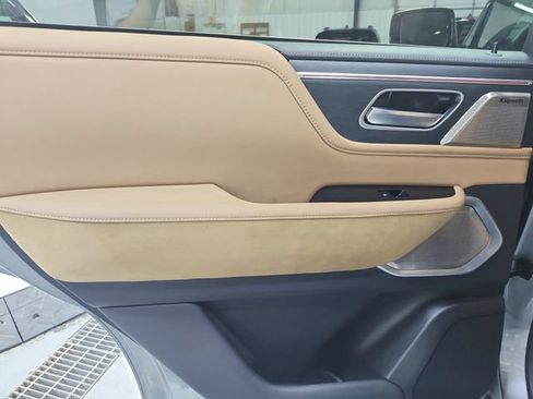 Used 2025 INFINITI QX80 Sensory AWD/4WD image 37