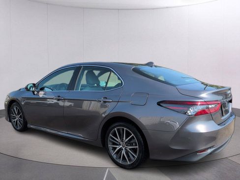 Used 2023 Toyota Camry XLE FWD image 3
