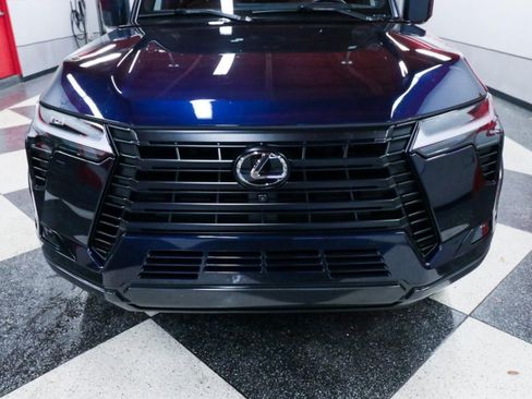 Used 2024 Lexus GX 550 w/ Accessory Package (Z1) AWD/4WD image 4
