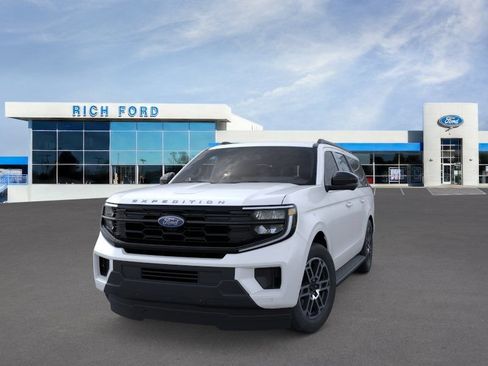 New 2026 Ford Expedition Max Active AWD/4WD image 2