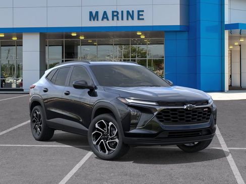 New 2026 Chevrolet Trax RS w/ Sunroof Package FWD image 7