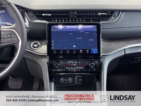 New 2025 Jeep Grand Cherokee L Limited w/ Luxury Tech Group II image 24