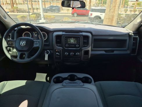 Used 2018 RAM 1500 Express RWD image 25