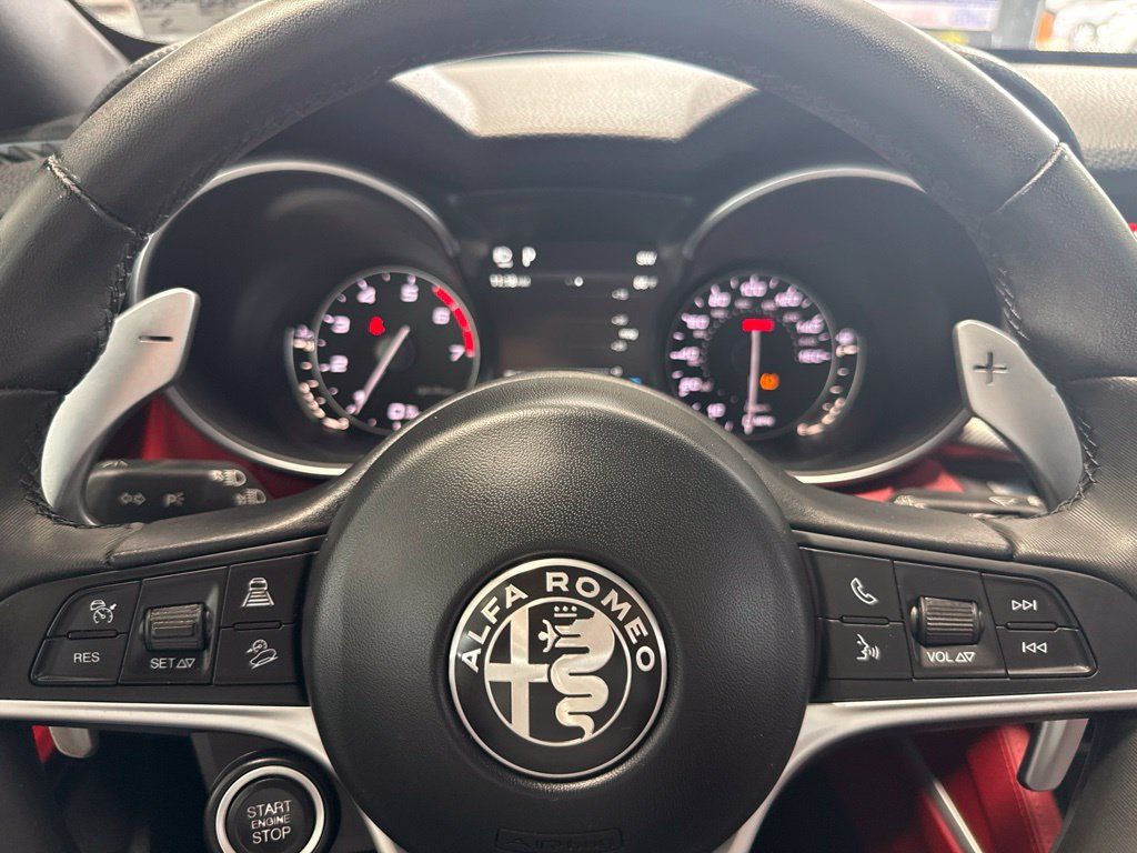 Used 2018 Alfa Romeo Stelvio Ti Sport AWD/4WD image 29
