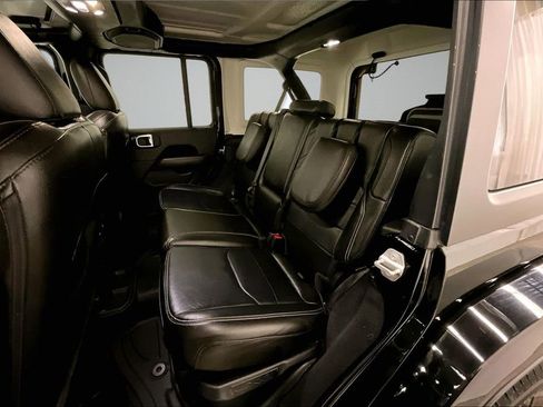 Used 2023 Jeep Wrangler Unlimited Sahara w/ Cold Weather Group AWD/4WD image 22