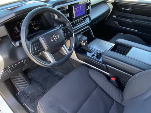 Certified 2025 Toyota Sequoia SR5 AWD/4WD image 27