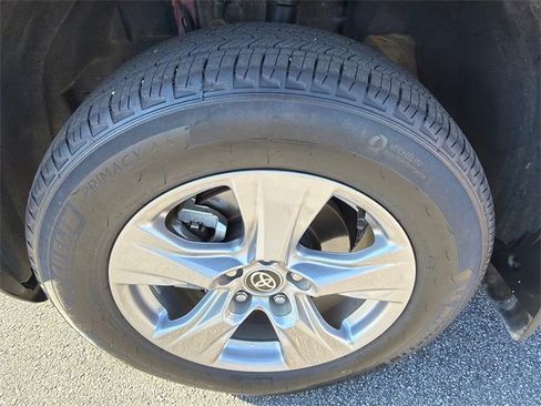 Used 2025 Toyota RAV4 XLE image 11