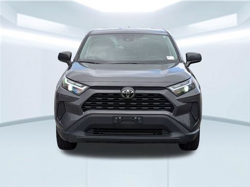 Used 2023 Toyota RAV4 LE AWD/4WD image 11