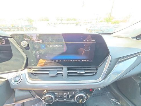 Used 2024 Chevrolet Trax ACTIV w/ Sunroof Package FWD image 15