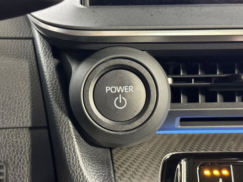 Used 2025 Toyota Prius XLE image 35