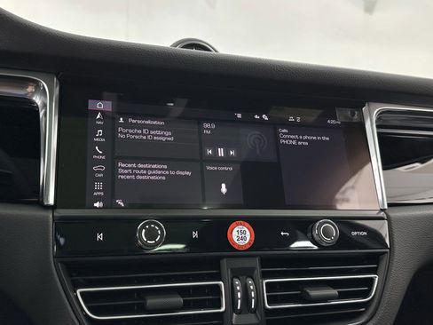 New 2025 Porsche Macan image 39
