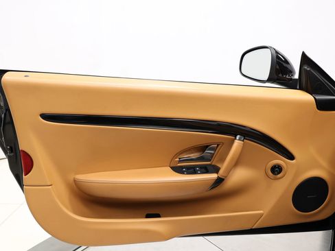 Used 2018 Maserati GranTurismo Sport image 9