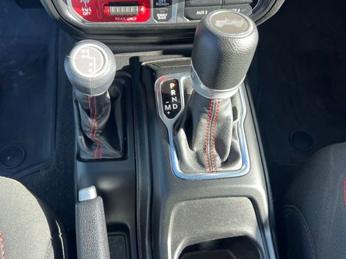 Used 2021 Jeep Wrangler Unlimited Rubicon w/ LED Lighting Group AWD/4WD image 39