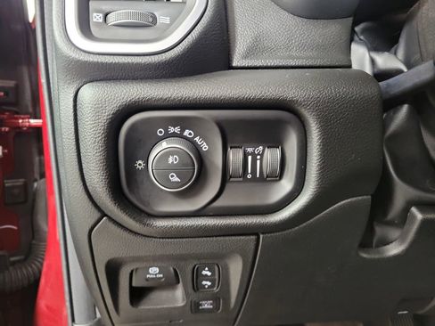Used 2025 RAM 1500 Big Horn AWD/4WD image 13