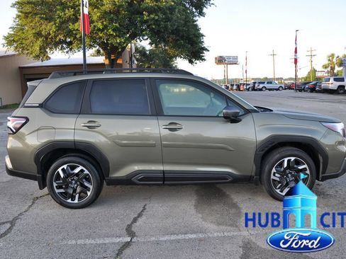 Used 2025 Subaru Forester Limited AWD/4WD image 5