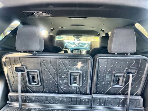 Used 2023 Chevrolet Traverse LT w/ LPO, Floor Liner Package image 24