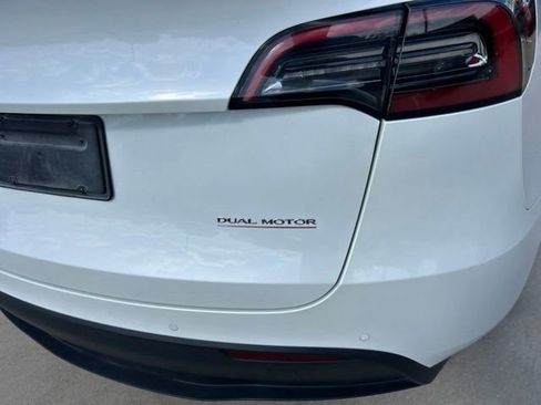 Used 2022 Tesla Model Y Performance AWD/4WD image 4