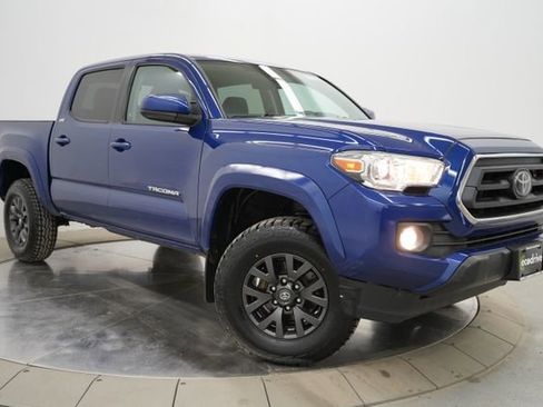 Used 2023 Toyota Tacoma SR5 AWD/4WD image 3
