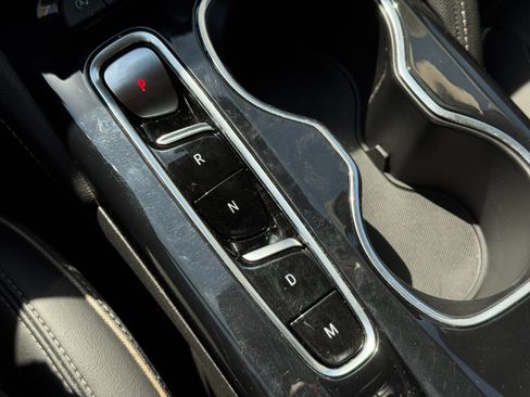 Used 2022 Buick Envision Essence w/ Safety Package FWD image 33